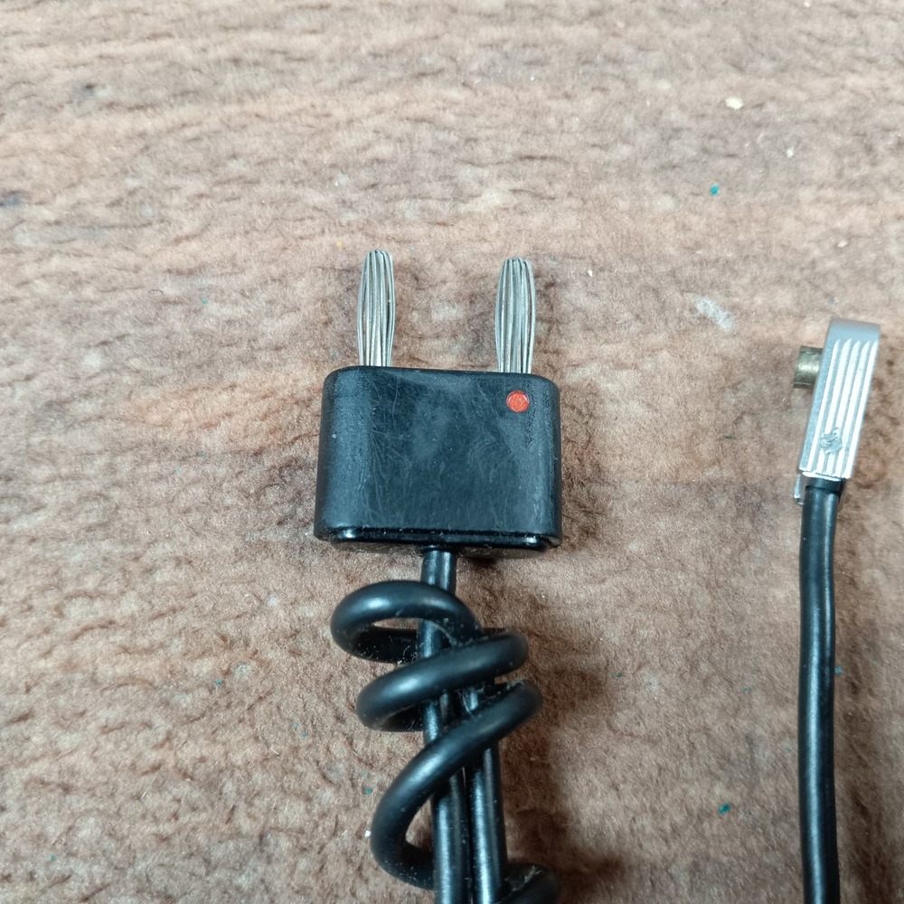 Vintage E Leitz Wetzlar Germany Flash Sync Cable Coiled for Leica Camera Black - Picture 2 of 6
